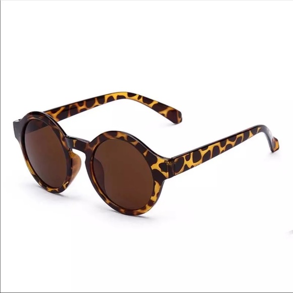 2 Left! Leopard Round Frame Sunglasses - Picture 2 of 4